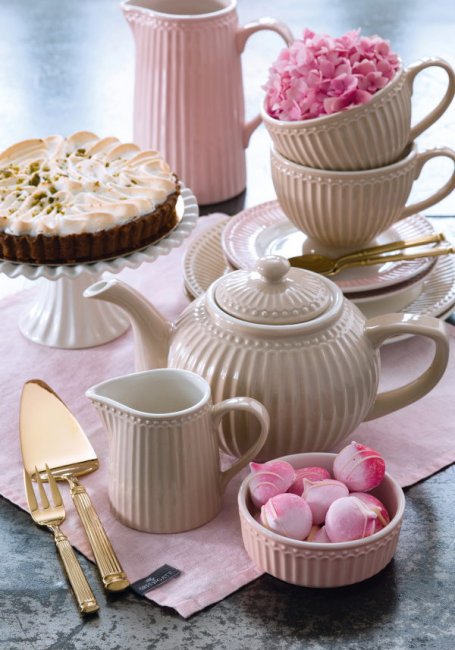 GreenGate Teekanne - Teapot Alice creamy fudge (Karamel) 1 liter - Ø17.5cm - zum Schließen ins Bild klicken